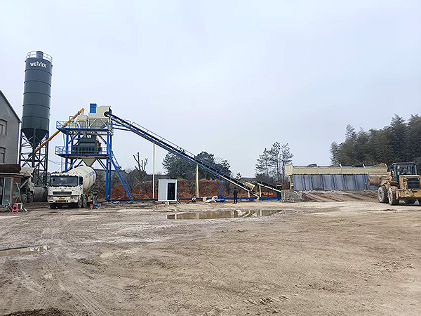 WEMIX Brand 120-type foundation-free concrete batching plant was successfully installed and debugged in Hebei and put into stable operation